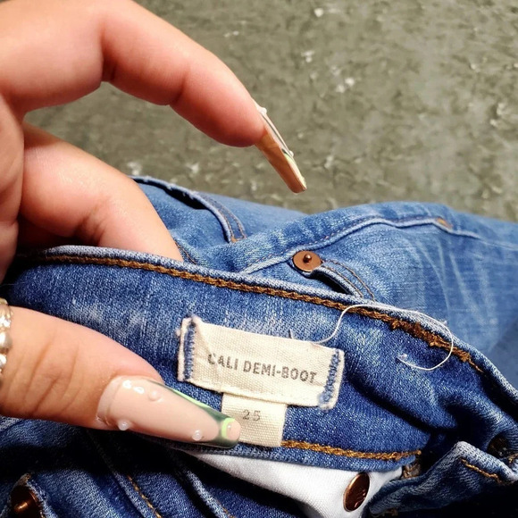 Madewell Cali Demi-Boot Distressed Jeans - Picture 10 of 11